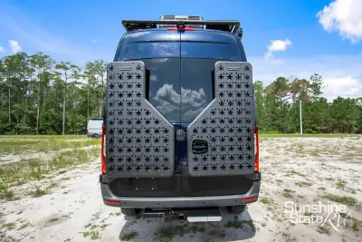 2027 Storyteller Overland Dark Mode OG AWD photo 4