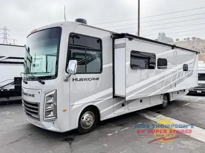 2026 Thor Motor Coach Hurricane photo 3