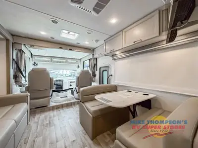 2026 Thor Motor Coach Hurricane photo 23