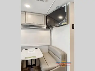 2026 Thor Motor Coach Hurricane photo 22