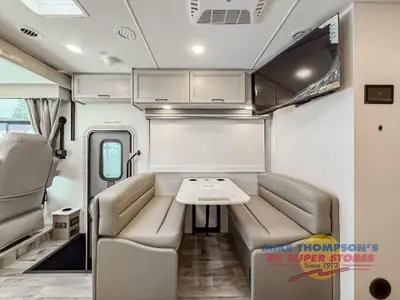 2026 Thor Motor Coach Hurricane photo 21