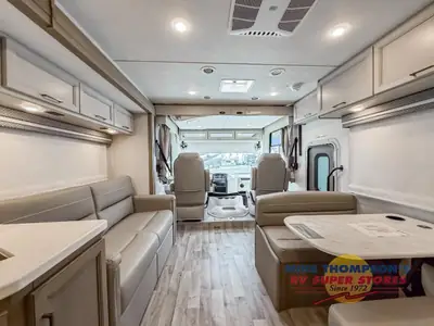 2026 Thor Motor Coach Hurricane photo 24