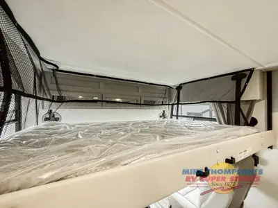 2026 Thor Motor Coach Hurricane photo 16