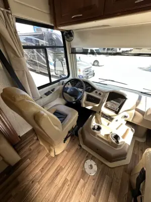 2019 Coachmen Mirada 29FW photo 11