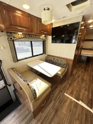 2019 Coachmen Mirada 29FW photo 15