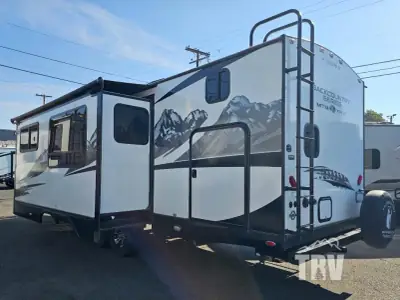 2023 Outdoors Back Country Series MTN TRX 28DBS photo 4