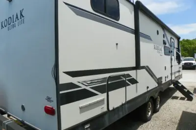 2022 Dutchmen Kodiak Ultra-Lite 283BHSL photo 5