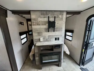 2020 Coleman By Dutchmen Lantern 263BH photo 13