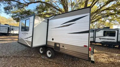 2018 Wildwood By Forest River X-Lite 233RBXL photo 6