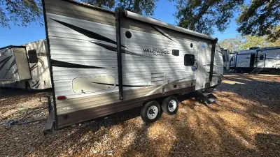 2018 Wildwood By Forest River X-Lite 233RBXL photo 8