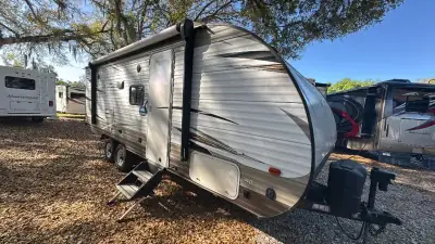 2018 Wildwood By Forest River X-Lite 233RBXL photo 2