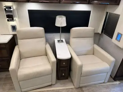 2020 Newmar Mountain Aire 4551 photo 16