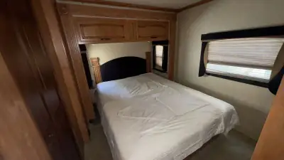 2011 Fleetwood Terra 34DS Ford 6.8L photo 24