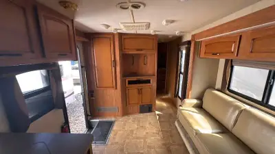 2011 Fleetwood Terra 34DS Ford 6.8L photo 18