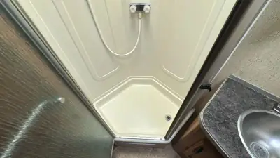 2011 Fleetwood Terra 34DS Ford 6.8L photo 21