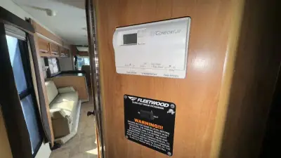 2011 Fleetwood Terra 34DS Ford 6.8L photo 27