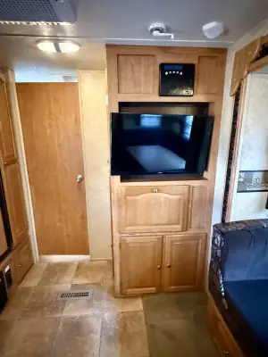 2011 Forest River Rockwood Ultra Lite 2601S photo 16