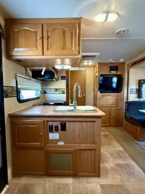 2011 Forest River Rockwood Ultra Lite 2601S photo 11