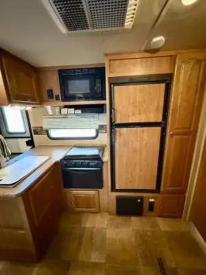 2011 Forest River Rockwood Ultra Lite 2601S photo 18