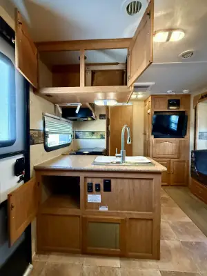 2011 Forest River Rockwood Ultra Lite 2601S photo 12