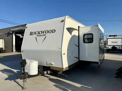 2011 Forest River Rockwood Ultra Lite 2601S photo 7