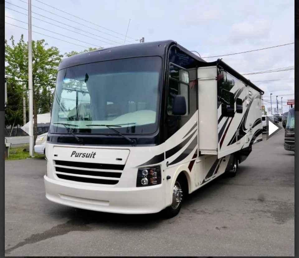 2017 COACHMEN PURSUIT exterior