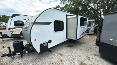 2021 Cherokee By Forest River Wolf Pup 16PF photo 3