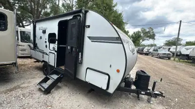 2021 Cherokee By Forest River Wolf Pup 16PF photo 2