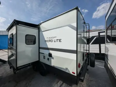 2027 Forest River Flagstaff Micro Lite 22FBS photo 13