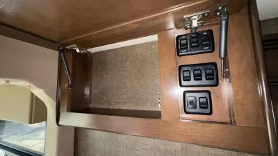 2017 Thor Motor Coach Challenger 37YT photo 44