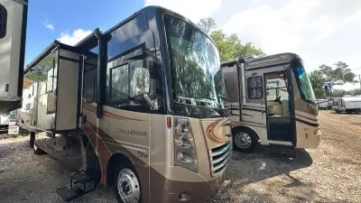 2017 Thor Motor Coach Challenger 37YT photo 75