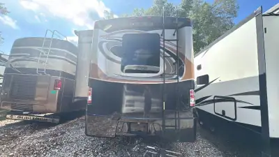 2017 Thor Motor Coach Challenger 37YT photo 5