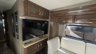 2017 Thor Motor Coach Challenger 37YT photo 43