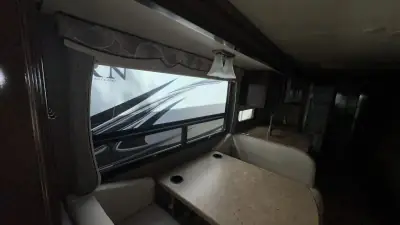 2017 Thor Motor Coach Challenger 37YT photo 41