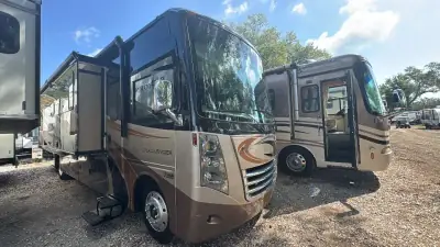2017 Thor Motor Coach Challenger 37YT photo 2