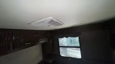 2017 Thor Motor Coach Challenger 37YT photo 29