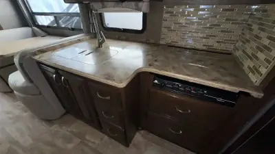 2017 Thor Motor Coach Challenger 37YT photo 36
