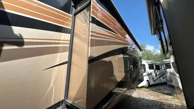 2017 Thor Motor Coach Challenger 37YT photo 61