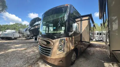 2017 Thor Motor Coach Challenger 37YT photo 3
