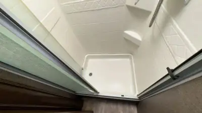 2017 Thor Motor Coach Challenger 37YT photo 23