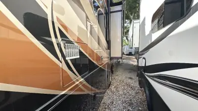 2017 Thor Motor Coach Challenger 37YT photo 71