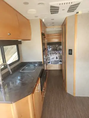 2018 Mercedes Tiffin WAYFARER 24QW photo 9