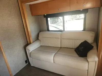 2018 Mercedes Tiffin WAYFARER 24QW photo 6