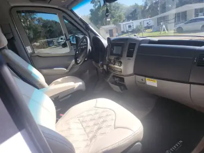 2018 Mercedes Tiffin WAYFARER 24QW photo 2