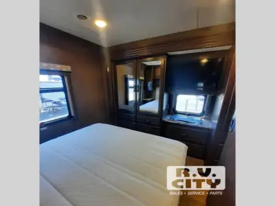 2019 Thor Motor Coach Freedom Traveler A30 photo 12