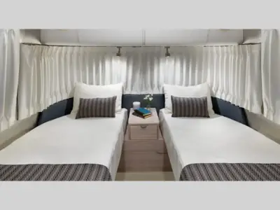 2026 Airstream Globetrotter 25FB Twin photo 22