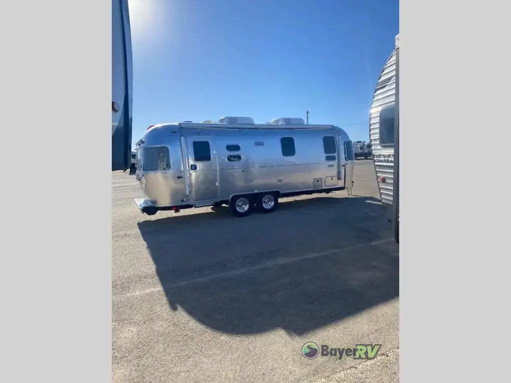 2026 Airstream Globetrotter 25FB Twin exterior