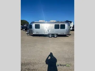 2026 Airstream Globetrotter 25FB Twin photo 4