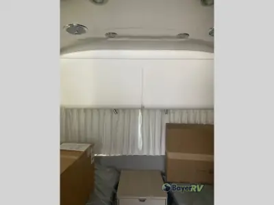2026 Airstream Globetrotter 25FB Twin photo 9