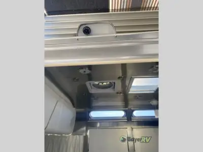 2026 Airstream Globetrotter 25FB Twin photo 19